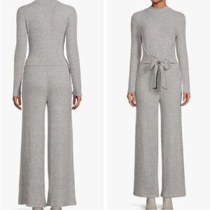 No Boundaries mock next crop top and pant set.